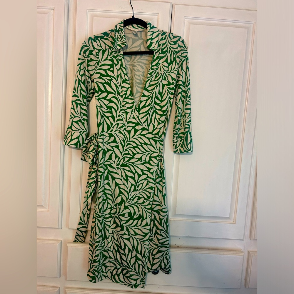 Diane Von Furstenberg Vintage print Green and White Leaf Print wrap dress